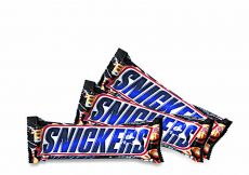 Snickers baton z nugatowym nadzieniem i orzeszkami ziemnymi w karmelu i czekoladzie 50 g Image